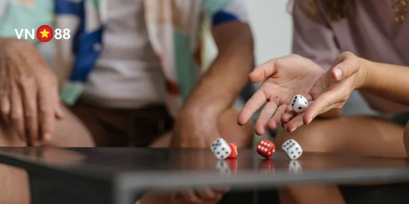 Đặc biệt, tại VN88, việc tham gia Bầu cua còn đi kèm nhiều ưu đãi hấp dẫn dành riêng cho thành viên mới và cũ, giúp cuộc chơi thêm phần sôi động và hấp dẫn.